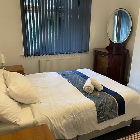 5 Bed 5Mins From Wembley Stadium London Eksteriør billede