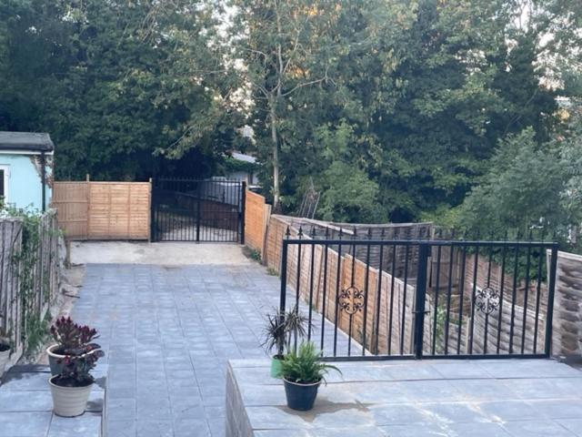 5 Bed 5Mins From Wembley Stadium London Eksteriør billede