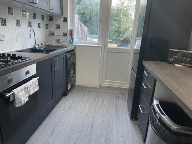 5 Bed 5Mins From Wembley Stadium London Eksteriør billede